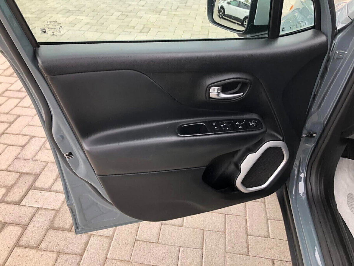 Jeep Renegade 1.6 Mjt 120 CV Limited (13)