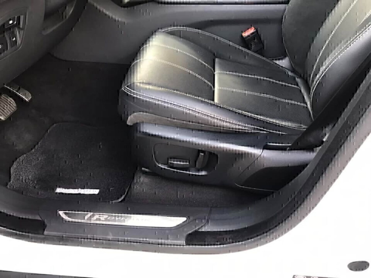 Land Rover Range Rover Velar 2.0D I4 180 CV (14)