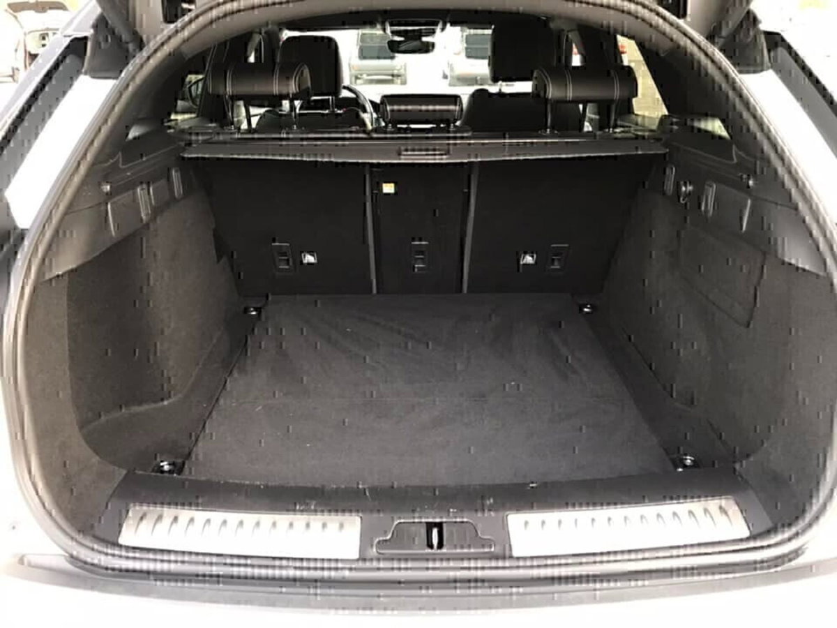 Land Rover Range Rover Velar 2.0D I4 180 CV (19)