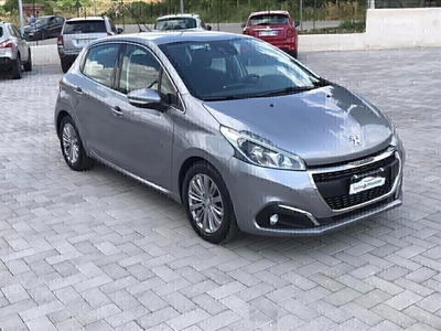 Peugeot 208 100 5 porte Allure usata