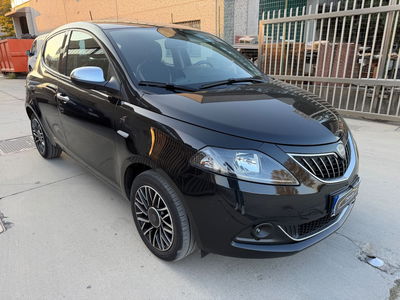 Lancia Ypsilon 1.0 FireFly 5 porte S&S Hybrid Ecochic Gold usata