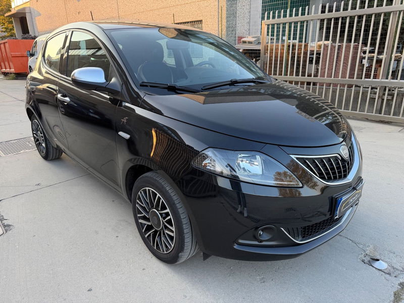 Lancia Ypsilon 1.0 FireFly 5 porte S&S Hybrid Ecochic Gold