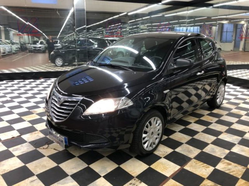 Lancia Ypsilon 1.2 69 CV 5 porte Silver