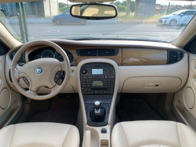 Jaguar X-Type 3.0 V6 24V cat Executive (13)