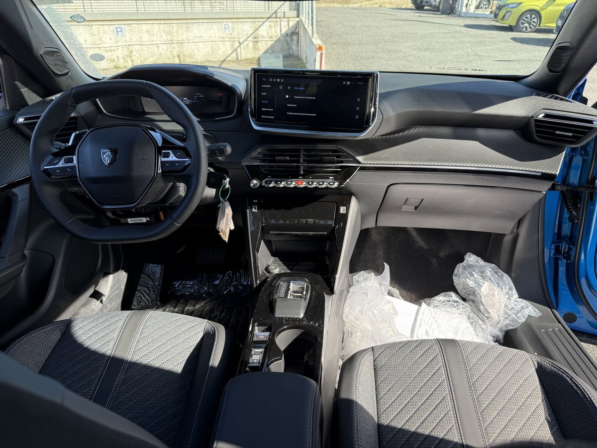 Peugeot 2008 1.2 hybrid Allure 145cv e-dcs6 (12)