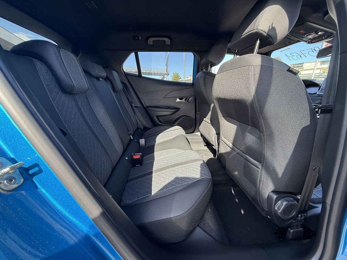 Peugeot 2008 1.2 hybrid Allure 145cv e-dcs6 (17)