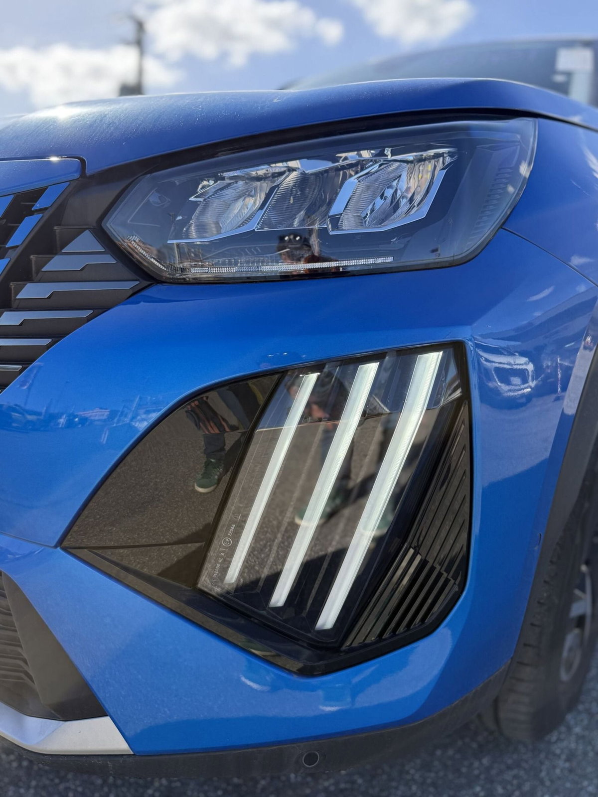 Peugeot 2008 1.2 hybrid Allure 145cv e-dcs6 (4)