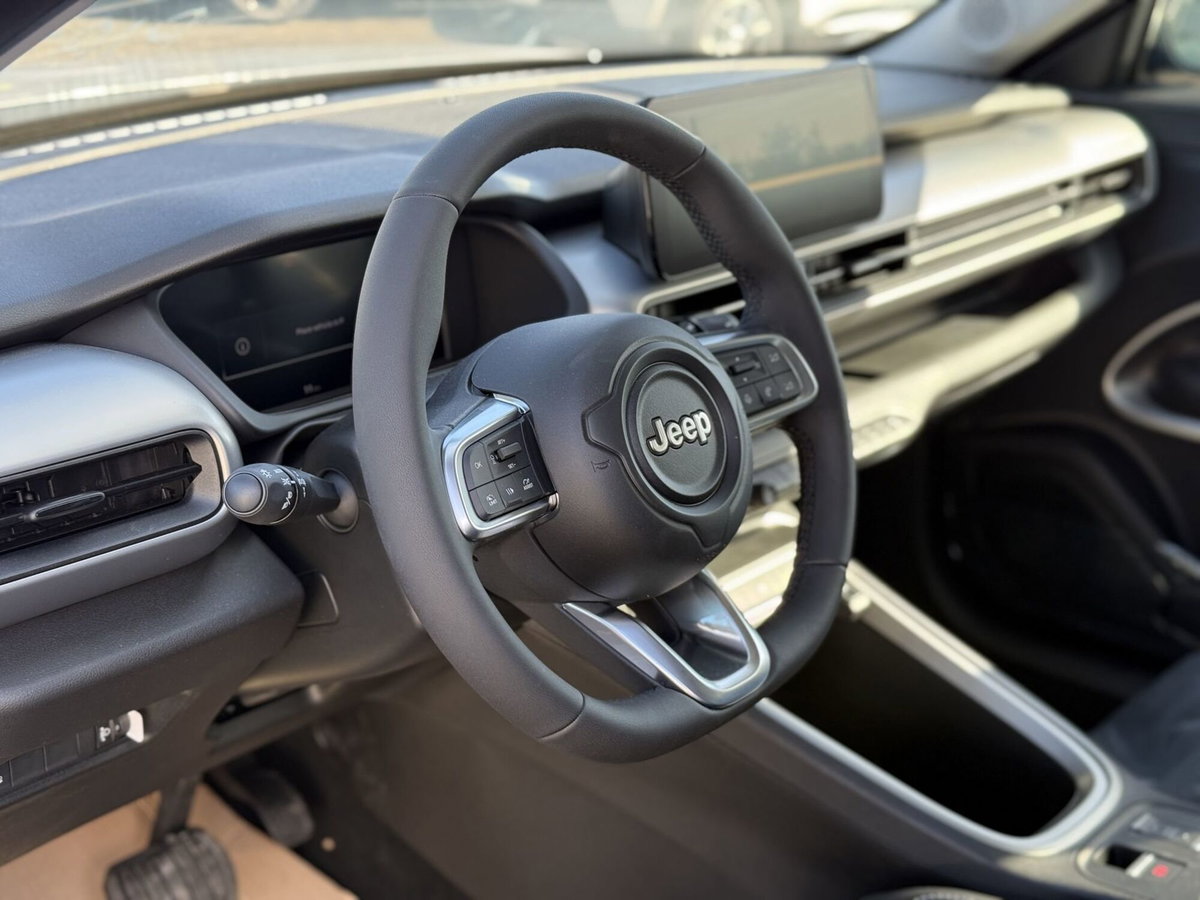 Jeep Avenger 1.2 turbo Summit fwd 100cv (7)