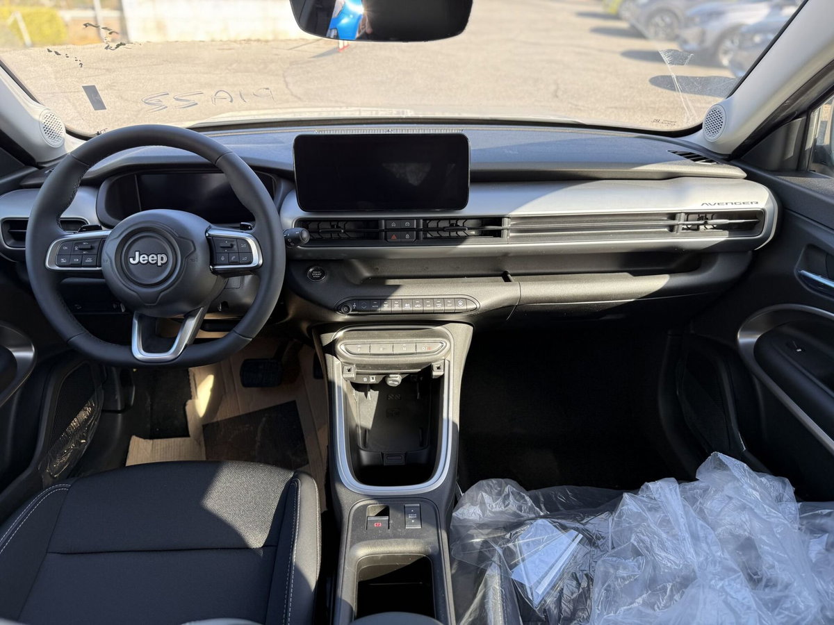 Jeep Avenger 1.2 turbo Summit fwd 100cv (9)