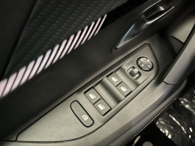 Peugeot 2008 1.2 puretech Active s&s 100cv (12)