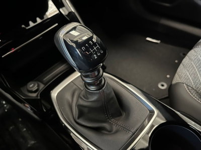 Peugeot 2008 1.2 puretech Active s&s 100cv (14)