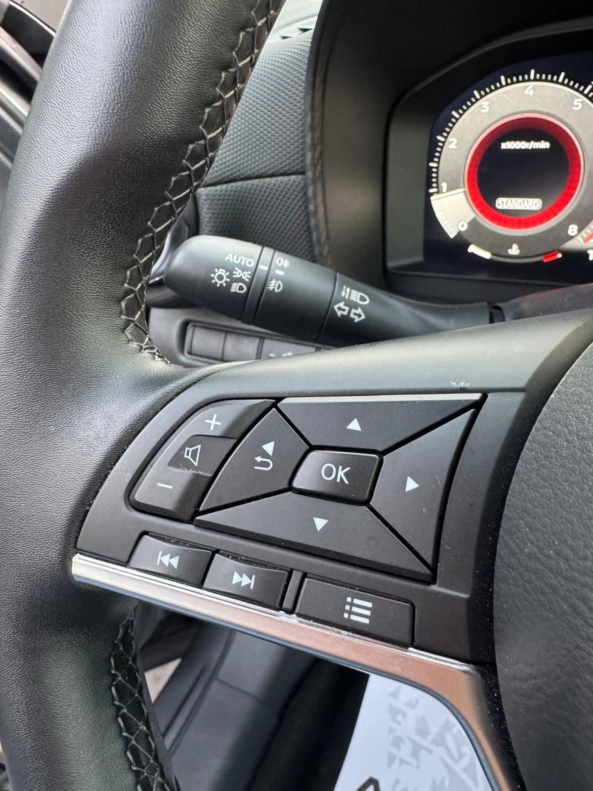 Nissan Juke 1.0 dig-t N-Connecta 114cv (14)