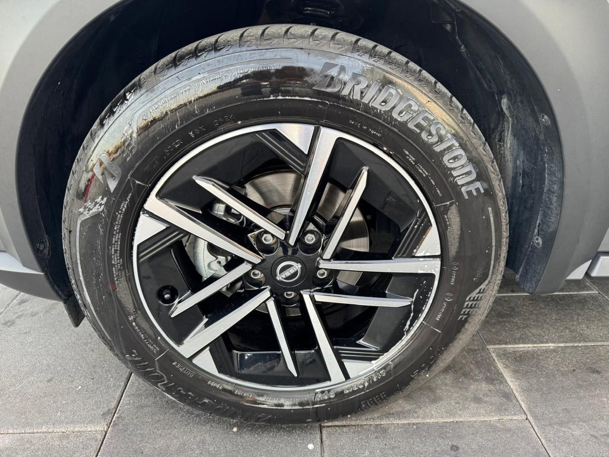 Nissan Juke 1.0 dig-t N-Connecta 114cv (4)