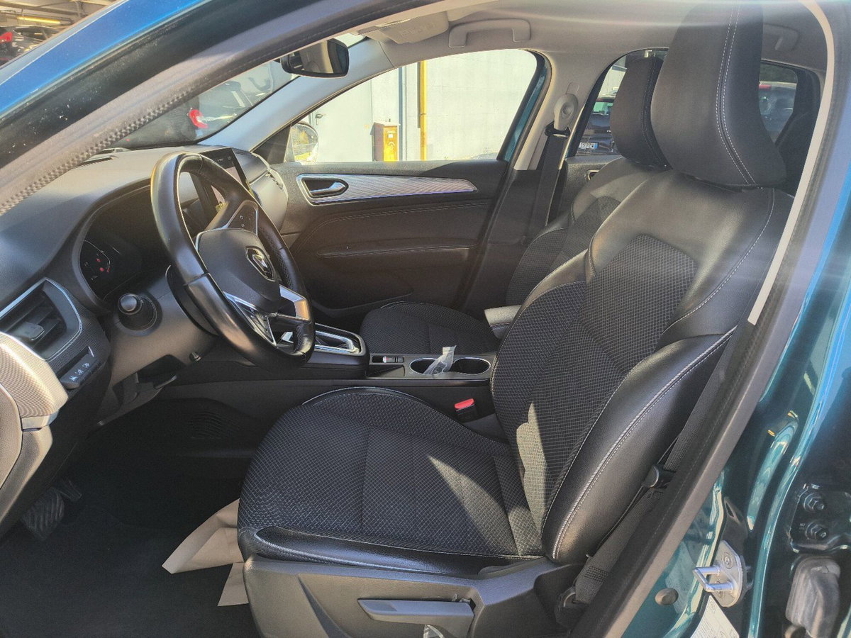 Renault Arkana E-Tech 145 CV Intens (9)