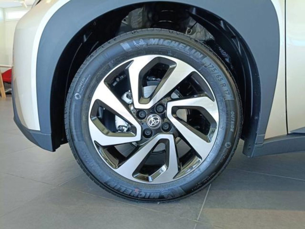 Toyota Aygo X 1.0 Lounge 72cv (15)