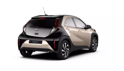 Toyota Aygo X 1.0 Lounge 72cv (2)