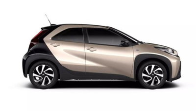 Toyota Aygo X 1.0 Lounge 72cv (9)