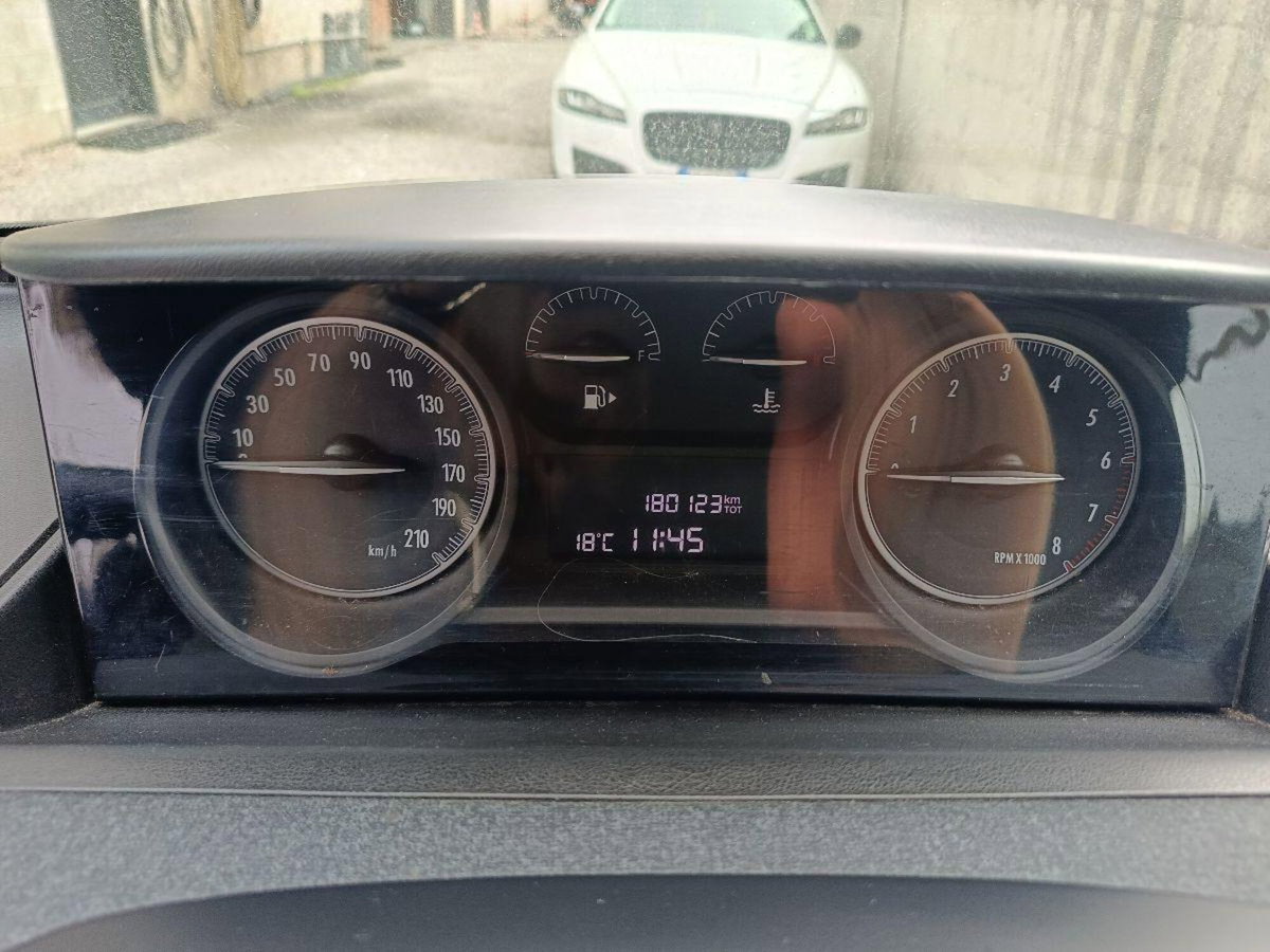 Lancia Ypsilon 1.2 69 CV 5 porte Gold (6)