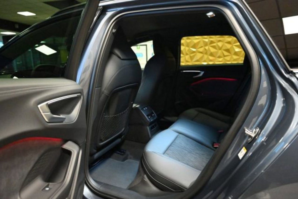Audi A5 Avant 2.0 tdi mhev+ S line edition 204cv s-tronic (12)
