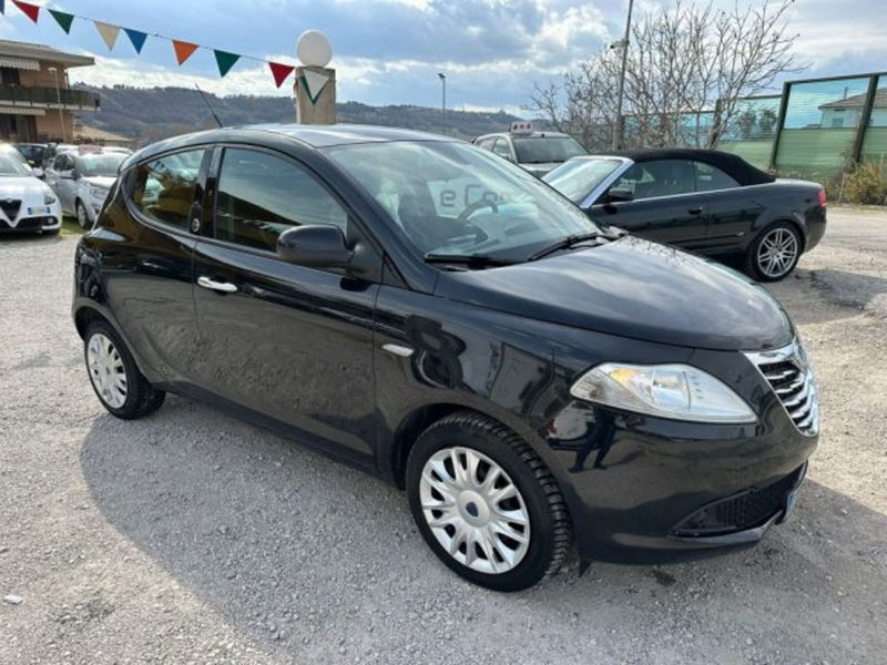 Lancia Ypsilon 1.2 69 CV 5 porte GPL Ecochic Silver