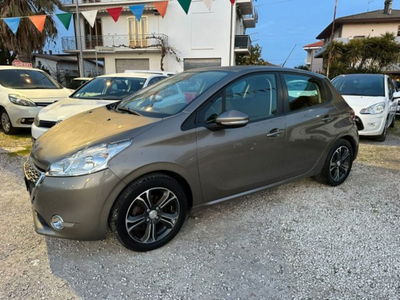 Peugeot 208 HDi 68 CV 5 porte Allure usata