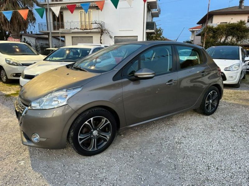 Peugeot 208 HDi 68 CV 5 porte Allure
