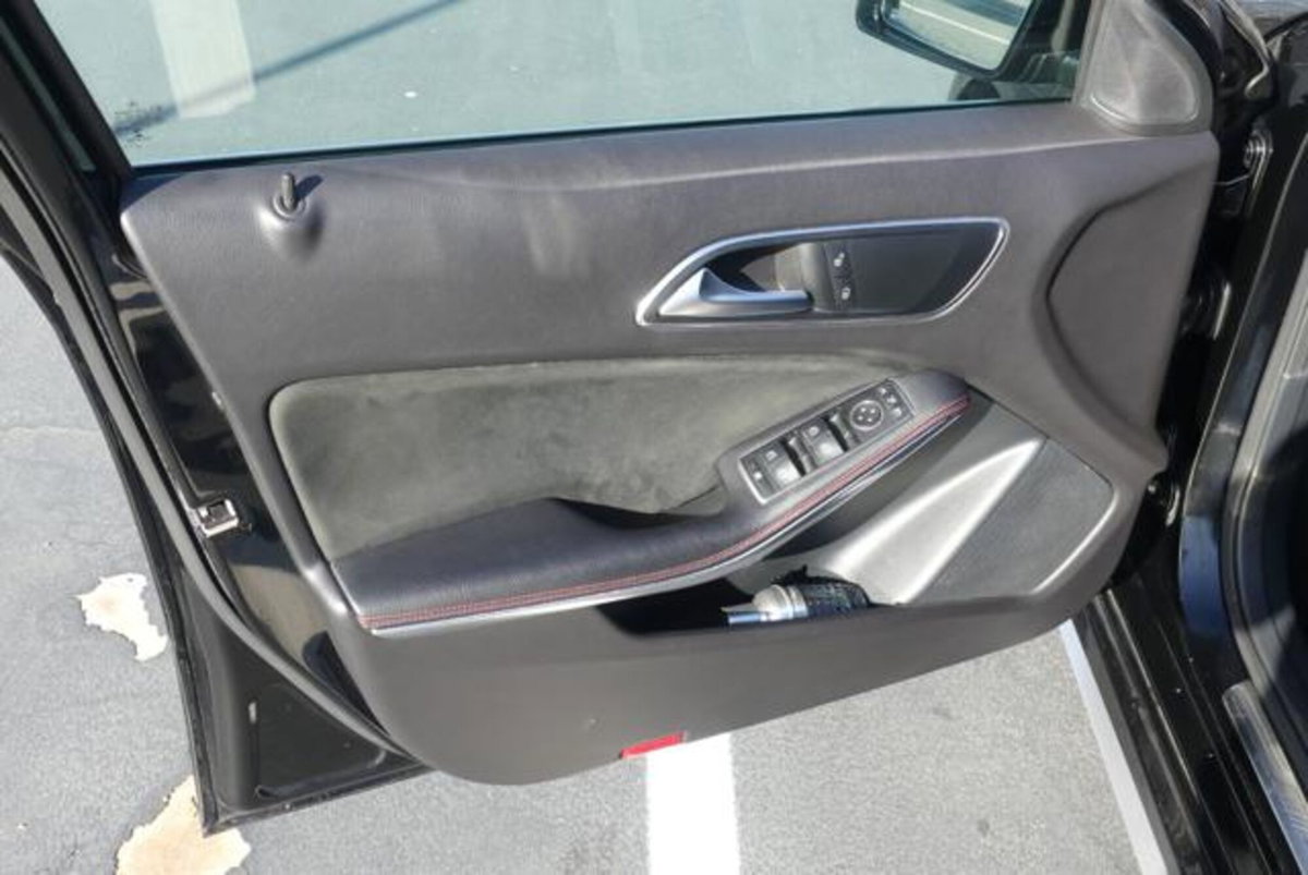 Mercedes-Benz Classe A 45 AMG 4Matic Automatic (15)