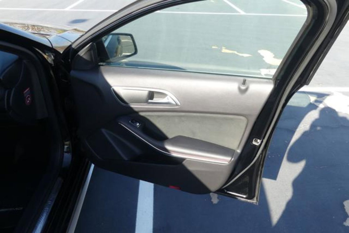 Mercedes-Benz Classe A 45 AMG 4Matic Automatic (19)