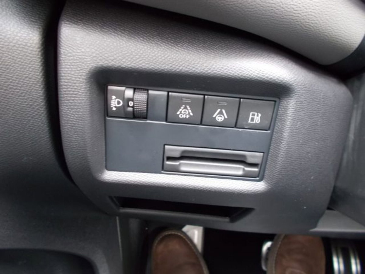Citroen C5 Aircross Aircross Hybrid 225 E-EAT8 Shine (18)