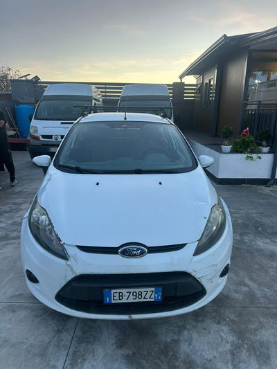 Ford Fiesta 1.4 5 porte Bz.- GPL Titanium usata