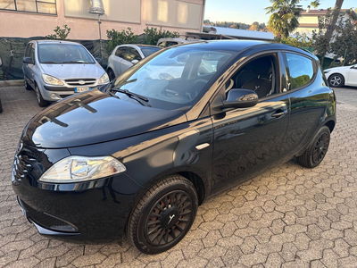 Lancia Ypsilon 1.2 69 CV 5 porte Silver usata