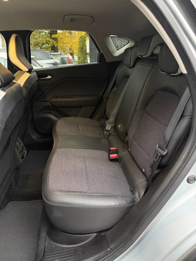Renault Captur Plug-in Hybrid E-Tech 160 CV Techno (10)