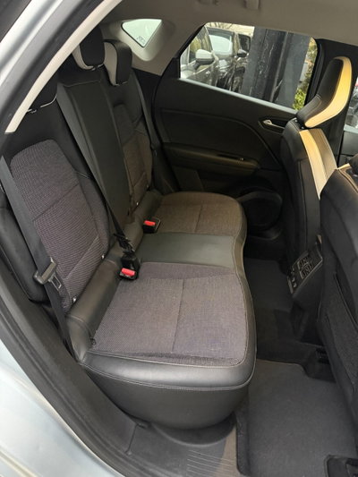 Renault Captur Plug-in Hybrid E-Tech 160 CV Techno (11)