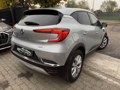 Renault Captur Plug-in Hybrid E-Tech 160 CV Techno (5)