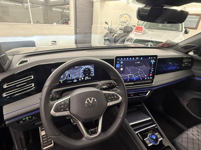 Volkswagen Tiguan 2.0 tdi R-Line 4motion 193cv dsg (10)