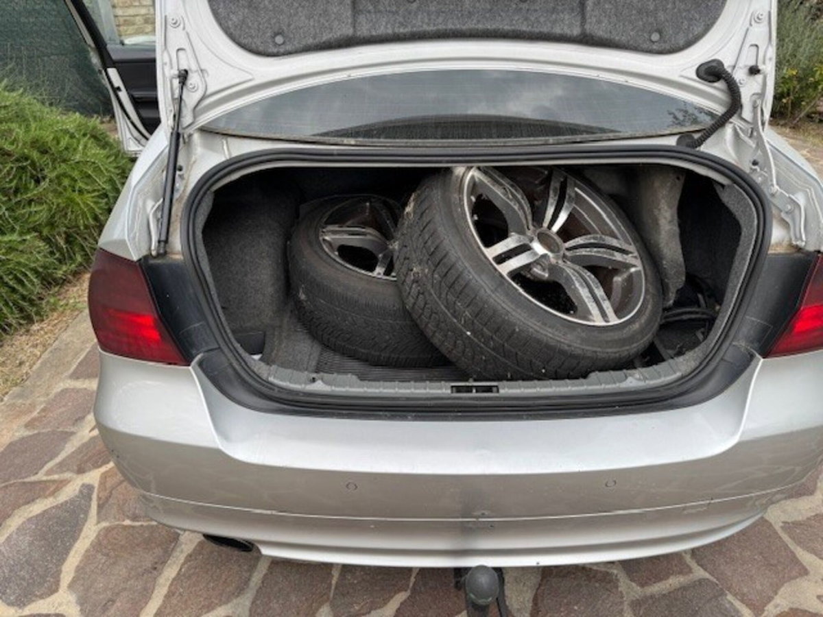 BMW Serie 3 320d cat Futura (12)