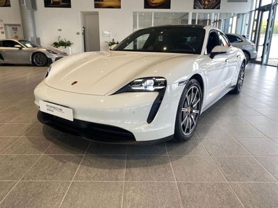 Porsche Taycan Performance Battery Plus usata