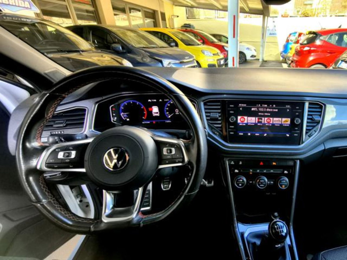 Volkswagen T-Roc 1.5 tsi R-Line (16)