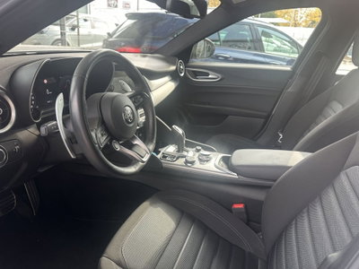 Alfa Romeo Giulia 2.0 Turbo 280 CV AT8 AWD Q4 Estrema (13)