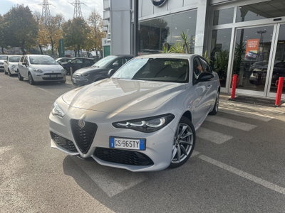 Alfa Romeo Giulia 2.0 Turbo 280 CV AT8 AWD Q4 Estrema (2)