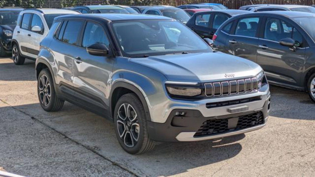Jeep Avenger 1.2 turbo e-hybrid mhev Summit fwd 110cv edct6 (2)