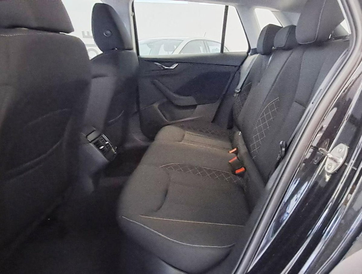 Skoda Kamiq 1.0 TSI 115 CV DSG Ambition (8)