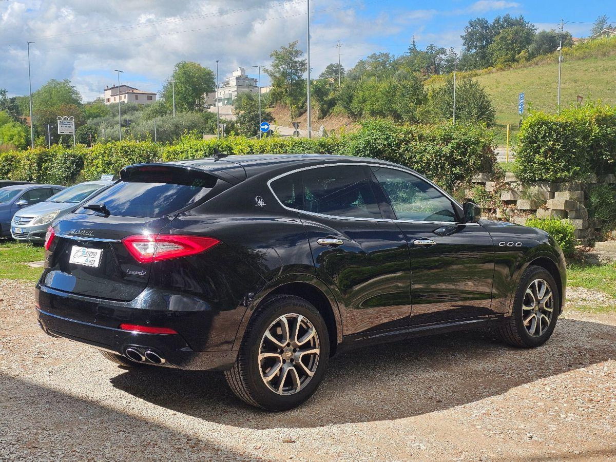 Maserati Levante Levante V6 Diesel AWD Granlusso (9)