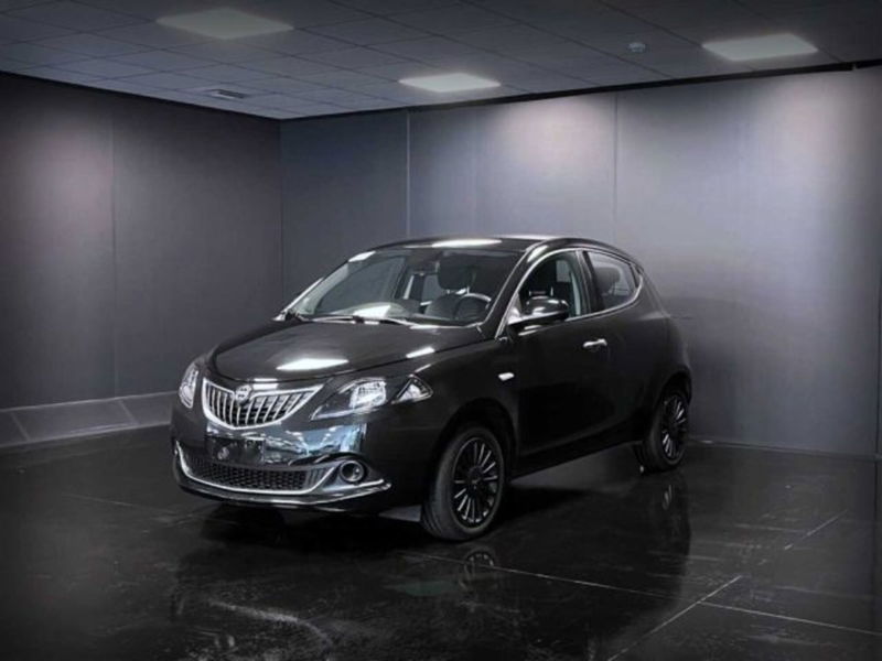 Lancia Ypsilon 1.0 FireFly 5 porte S&S Hybrid Silver Plus