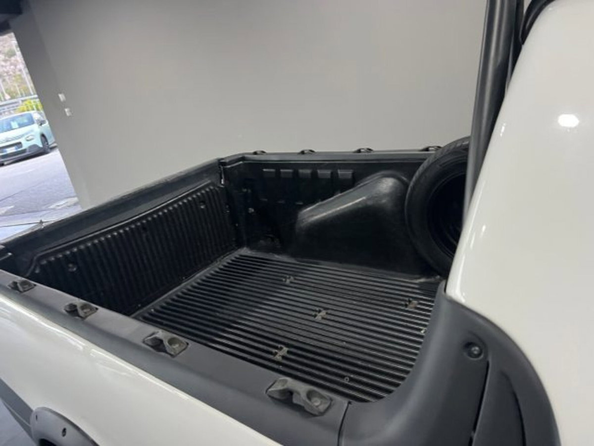 Fiat Strada 1.3 MJT Pick-up (11)