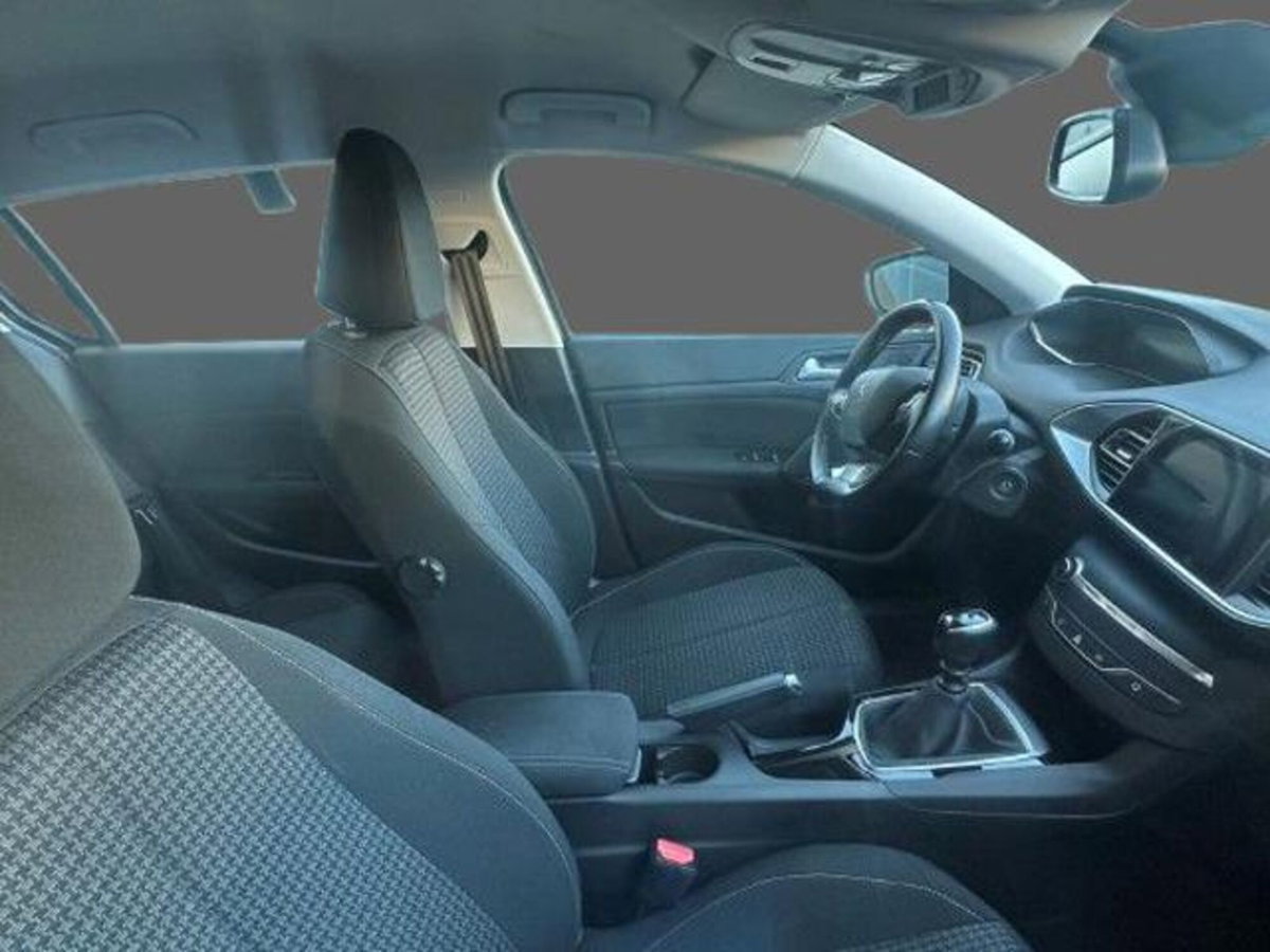 Peugeot 308 BlueHDi 130 S&S Active Pack (2)