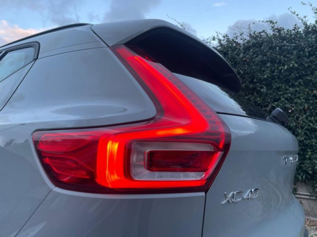 Volvo XC40 B3 automatico Essential (11)