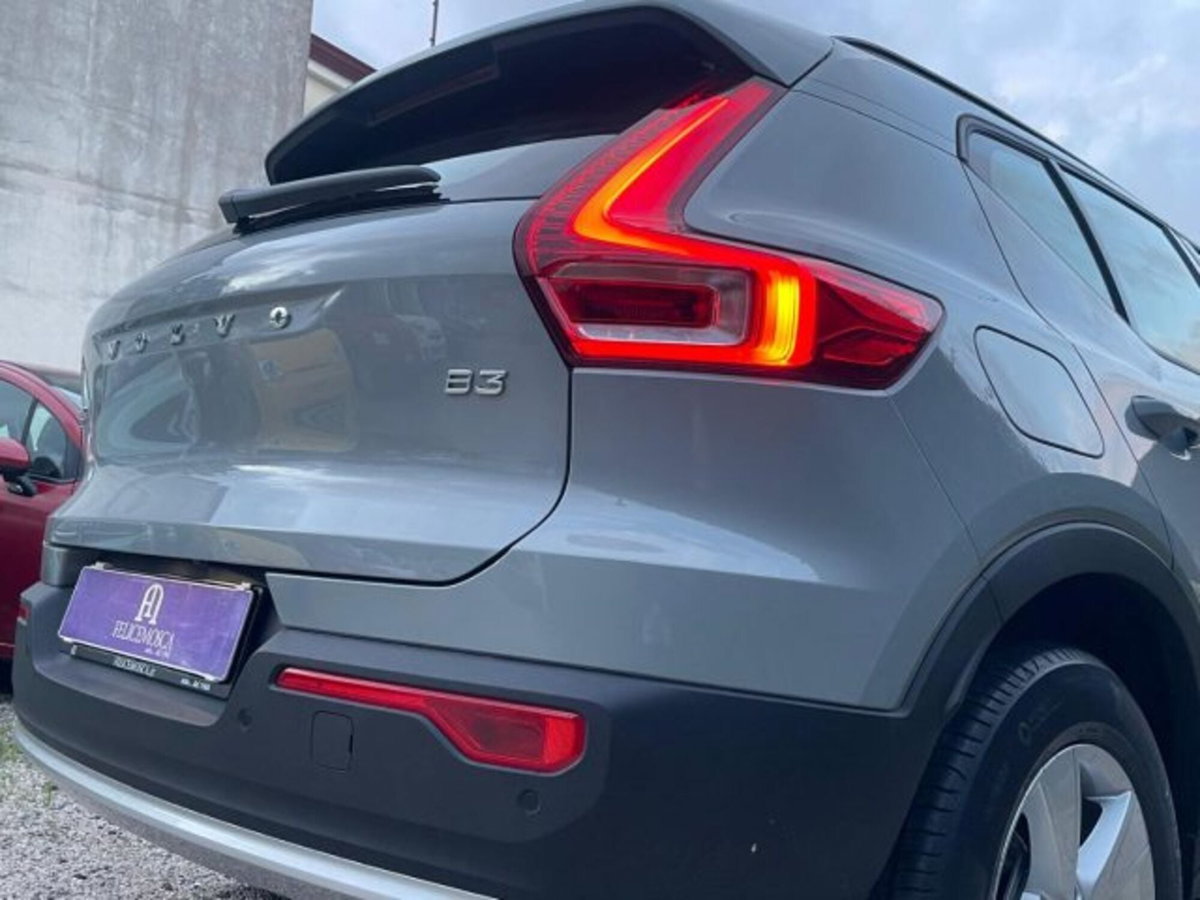 Volvo XC40 B3 automatico Essential (12)