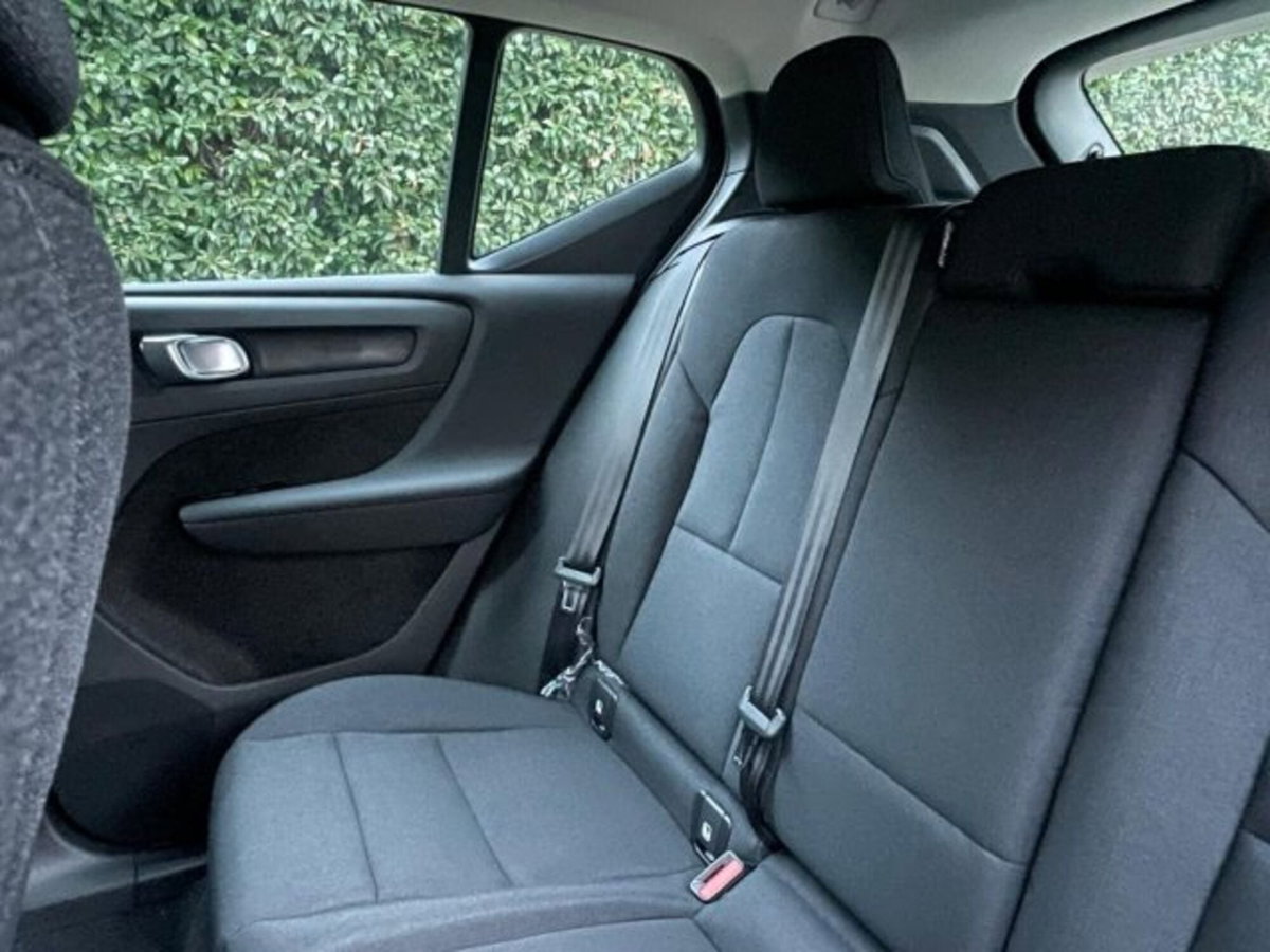 Volvo XC40 B3 automatico Essential (13)