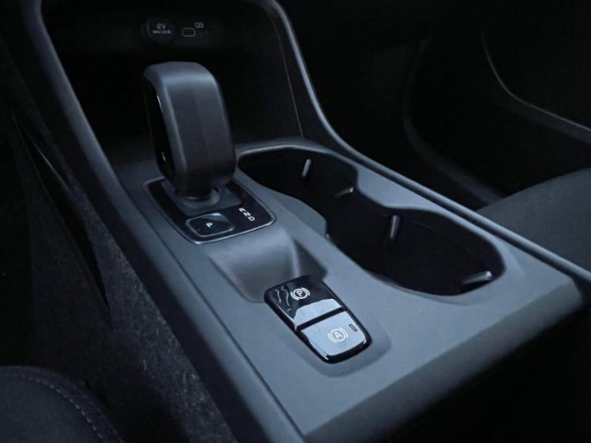 Volvo XC40 B3 automatico Essential (16)